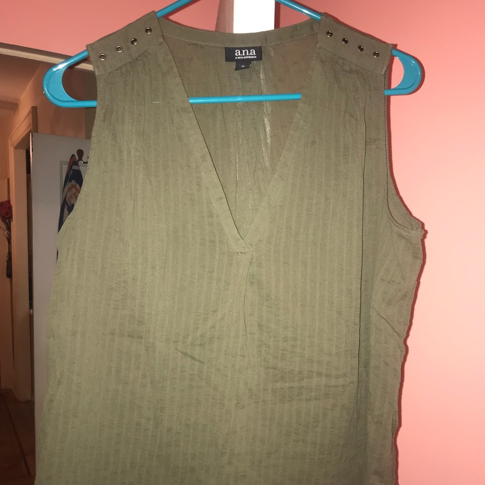 New green tank blouse size M